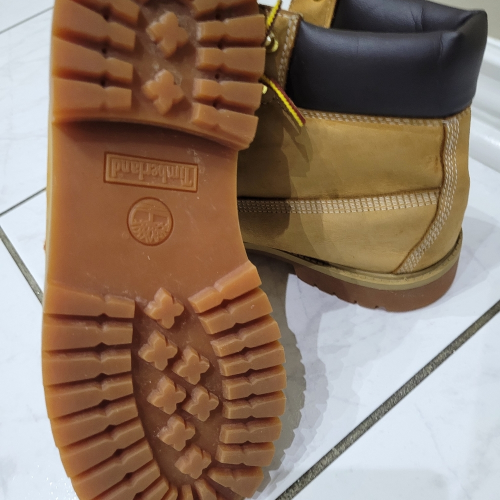 Timberland Boots - Picture 2 of 3